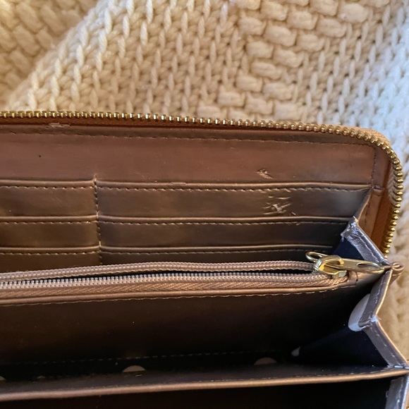 Anne Klein Wallet pre-loved 8” x 4 1/2” tan/light brown - Picture 8 of 8